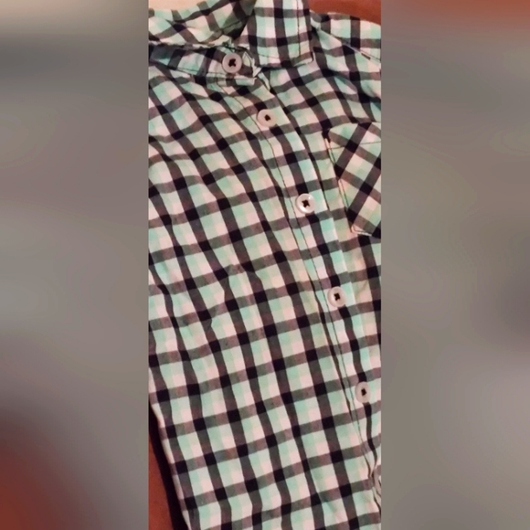 Button up - Picture 2 of 2